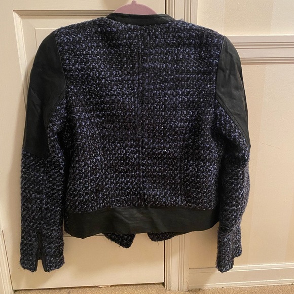 Young Threads Blue and Black Jacket Size L - Picture 4 of 7